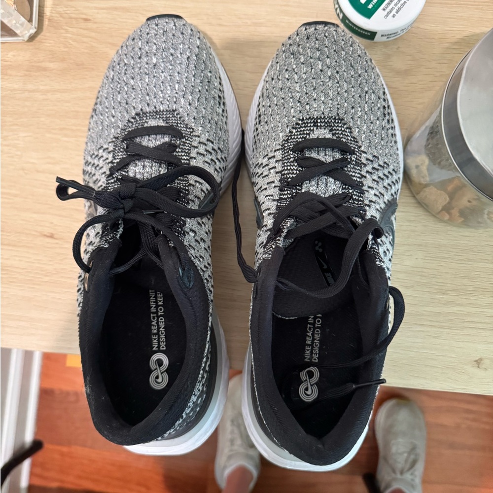 Men’s Nike Flyknit Tennis shoes